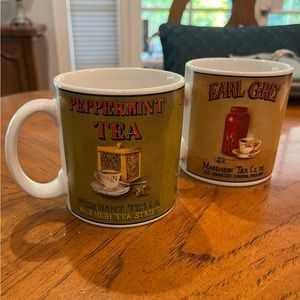 Vintage Oneida Tea mug set. EUC! Set of 2. Can be for coffee if you are a rebel!